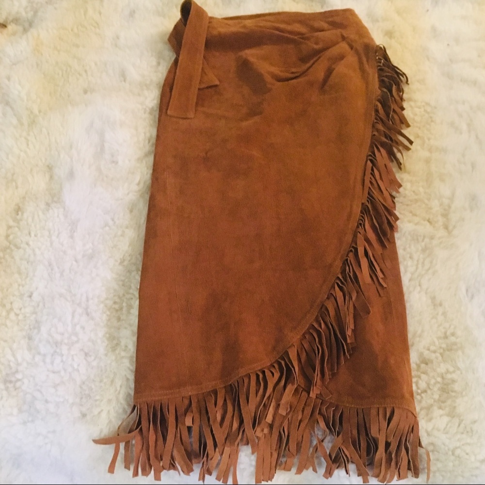 Leather Skirt Wrap w/Fringe. Golden Brown. Small.